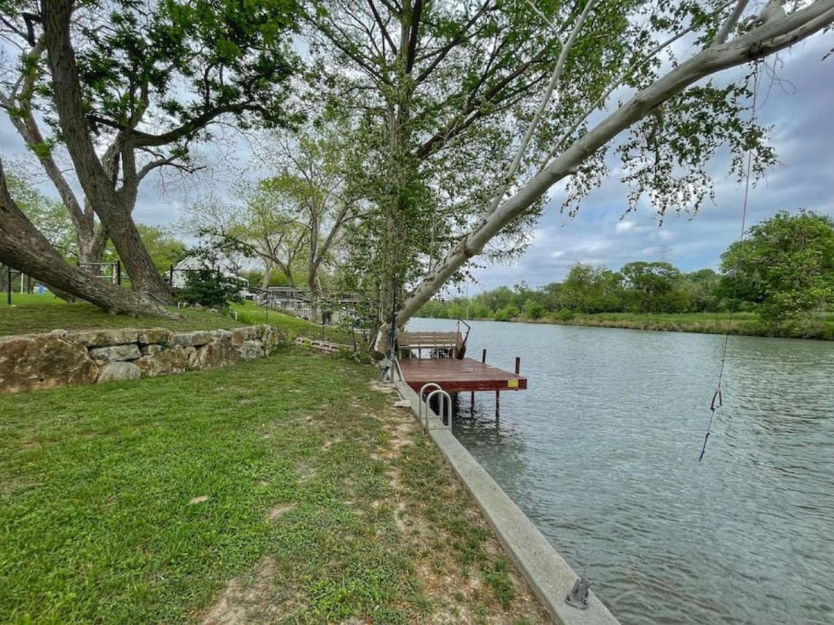 The Farm House New Braunfels Exterior photo