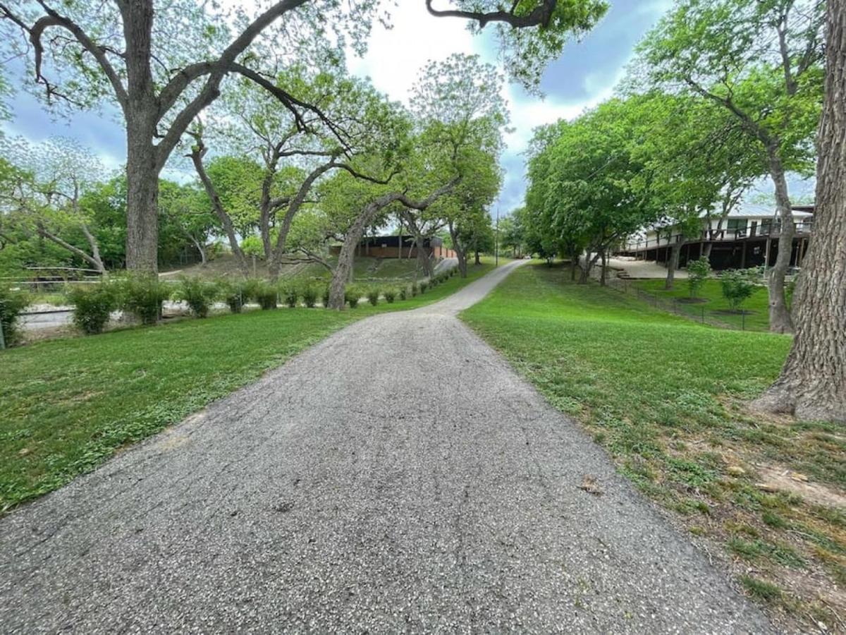 The Farm House New Braunfels Exterior photo